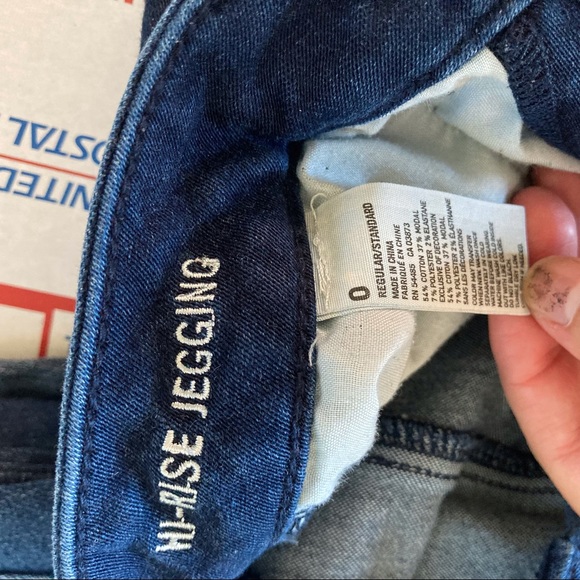 { AEO } Dark Wash Skinny Hi-Rise Jegging Jeans - Picture 9 of 9